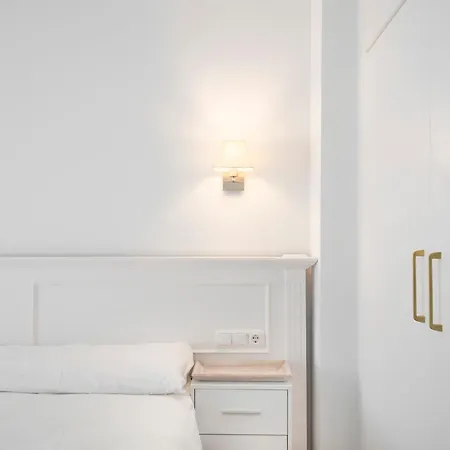 Ronda 193 Junto A Hospitales Y Cerca Centro Con Parking Gratis Apartamento